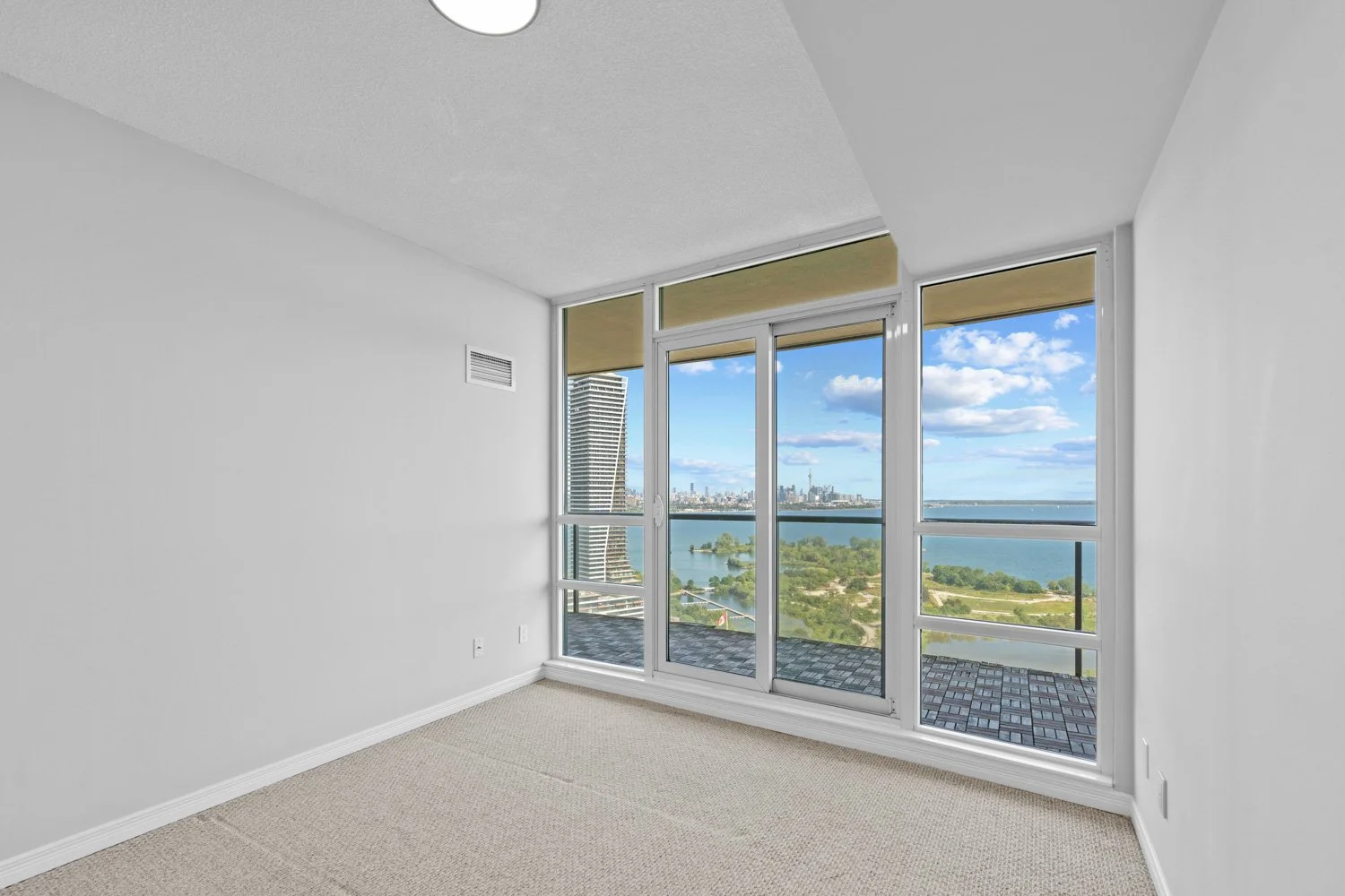 2240 Lakeshore #3006_031.jpg