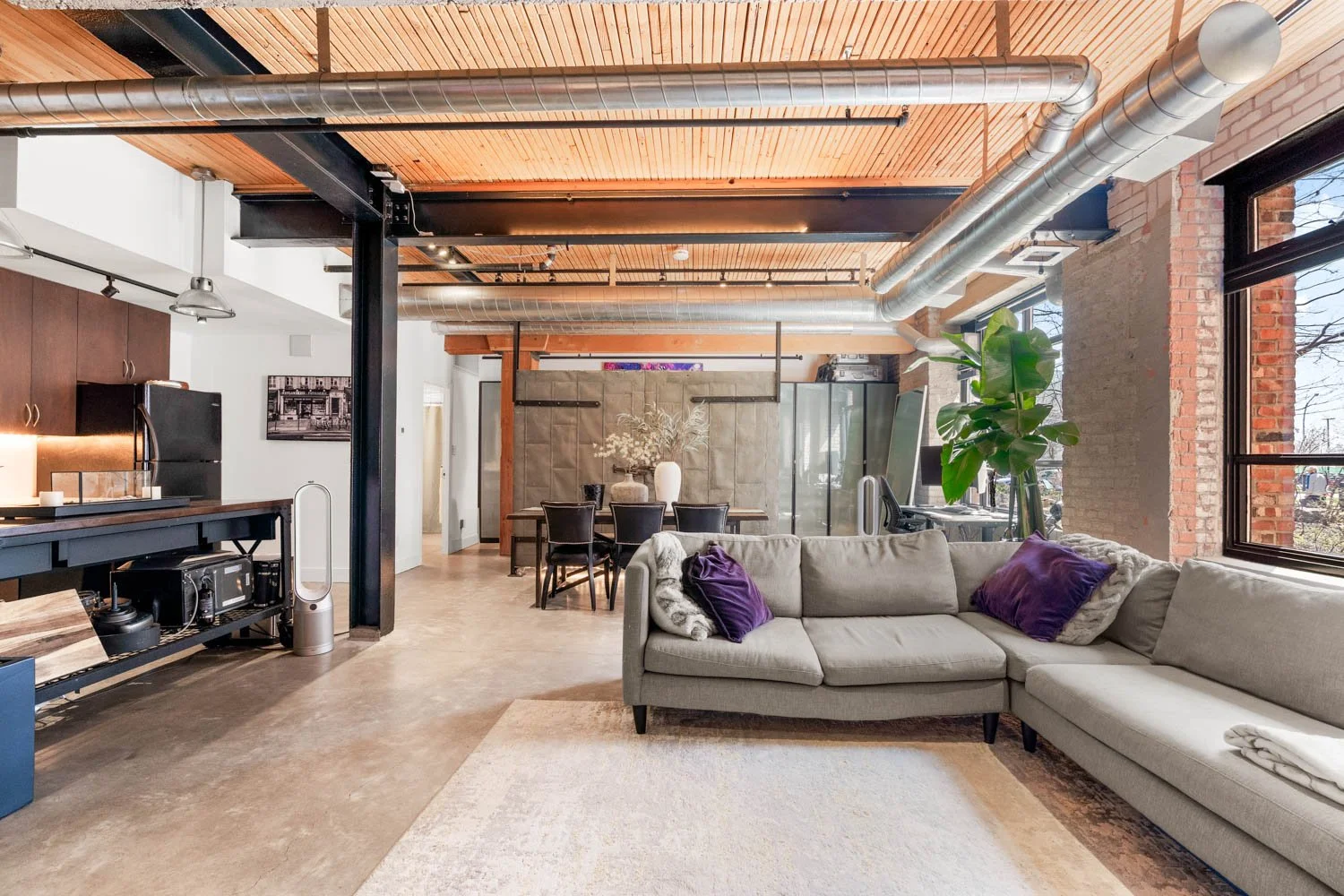 68 Broadview_007.jpg