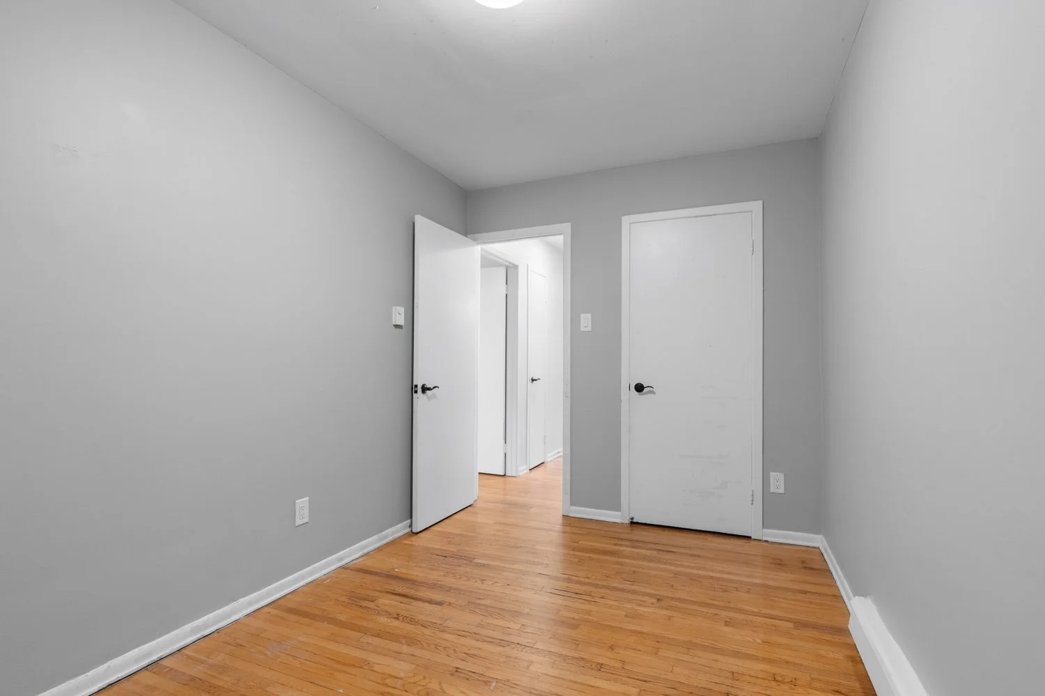 3524 Bathurst St_044.jpg