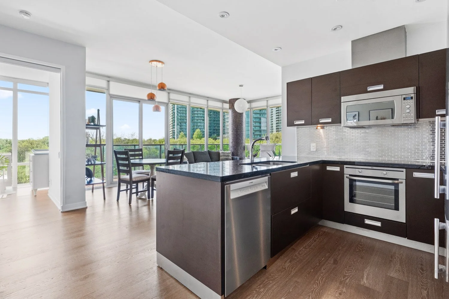 88 Parklawn_004.jpg
