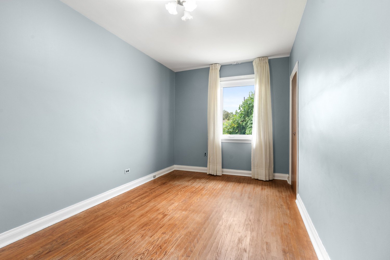 114 Gracefield_015.jpg