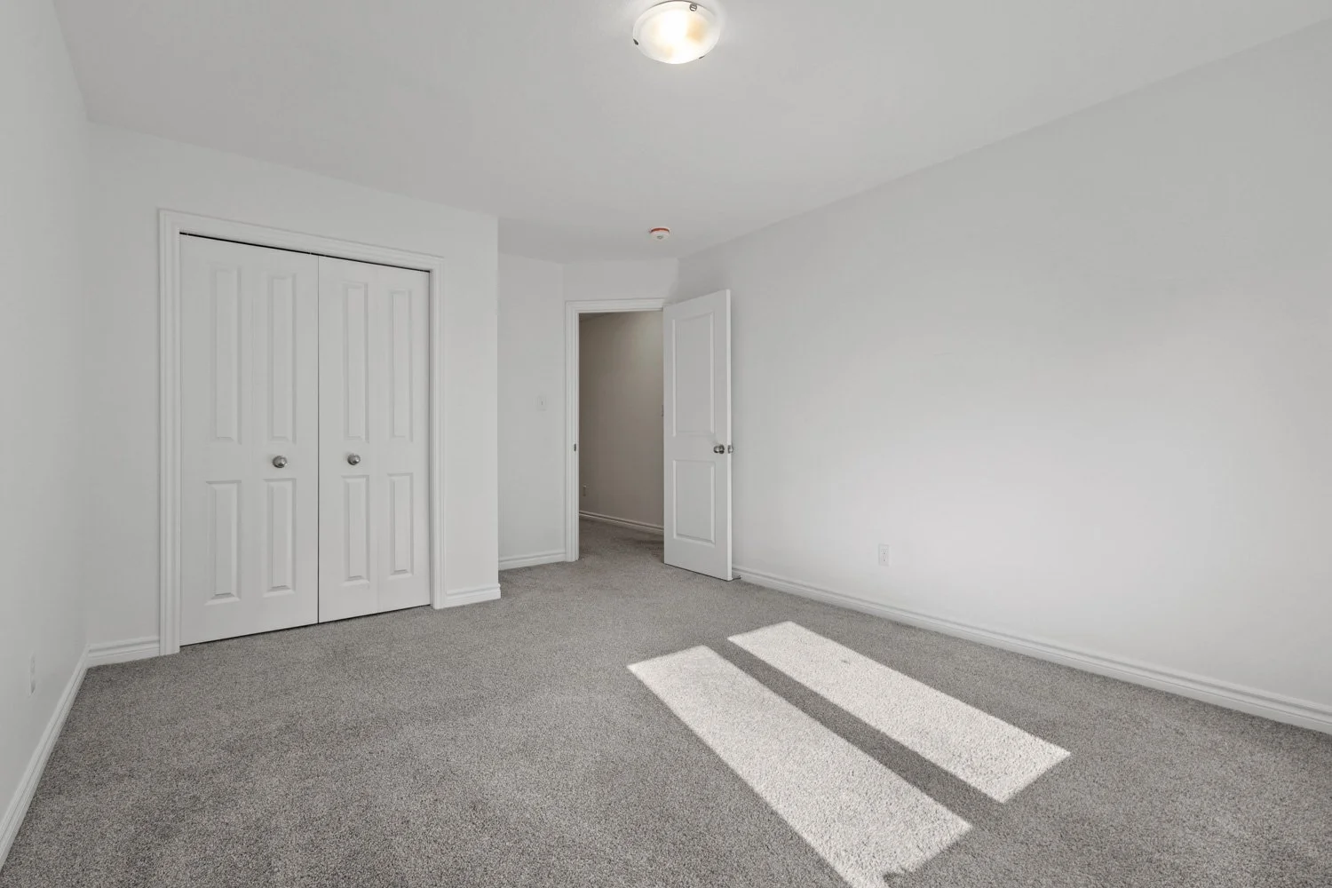 91 Woodedge circle_026.jpg