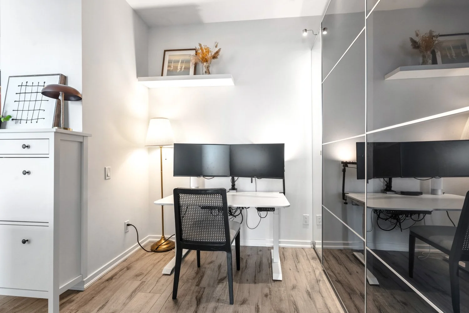 105 The Queensway_027.jpg