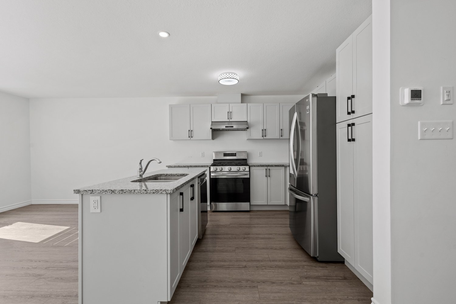 91 Woodedge circle_016.jpg