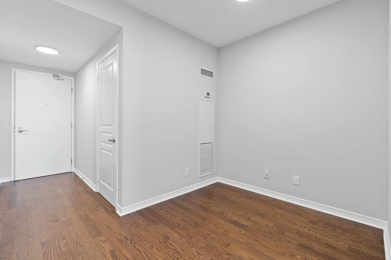 2240 Lakeshore #3006_009.jpg