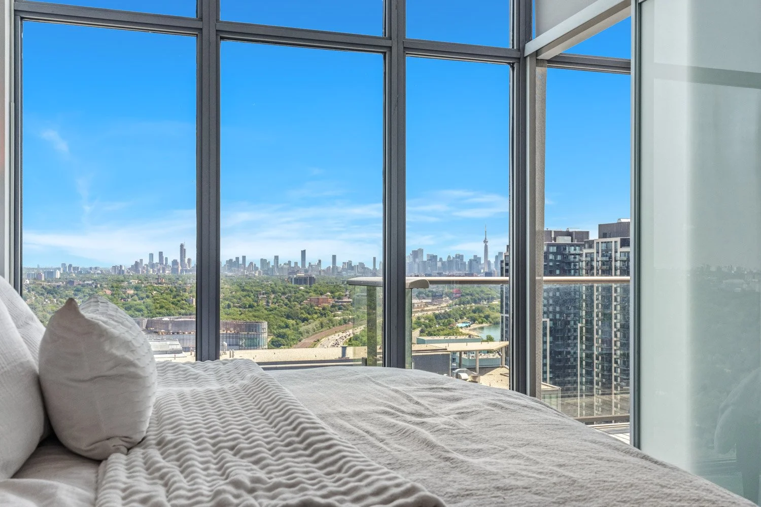 105 The Queensway_020.jpg