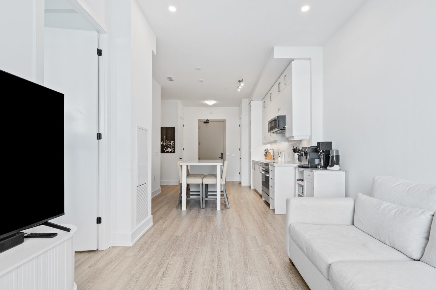 2075 King Rd_014.jpg