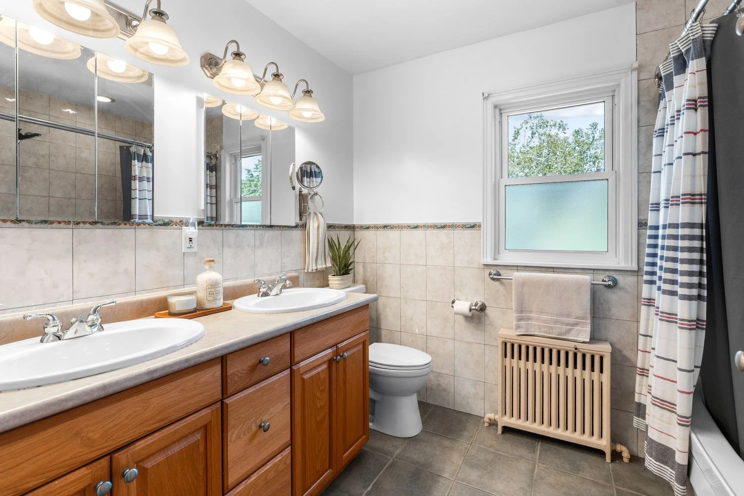 327 Bessborough_036.jpg