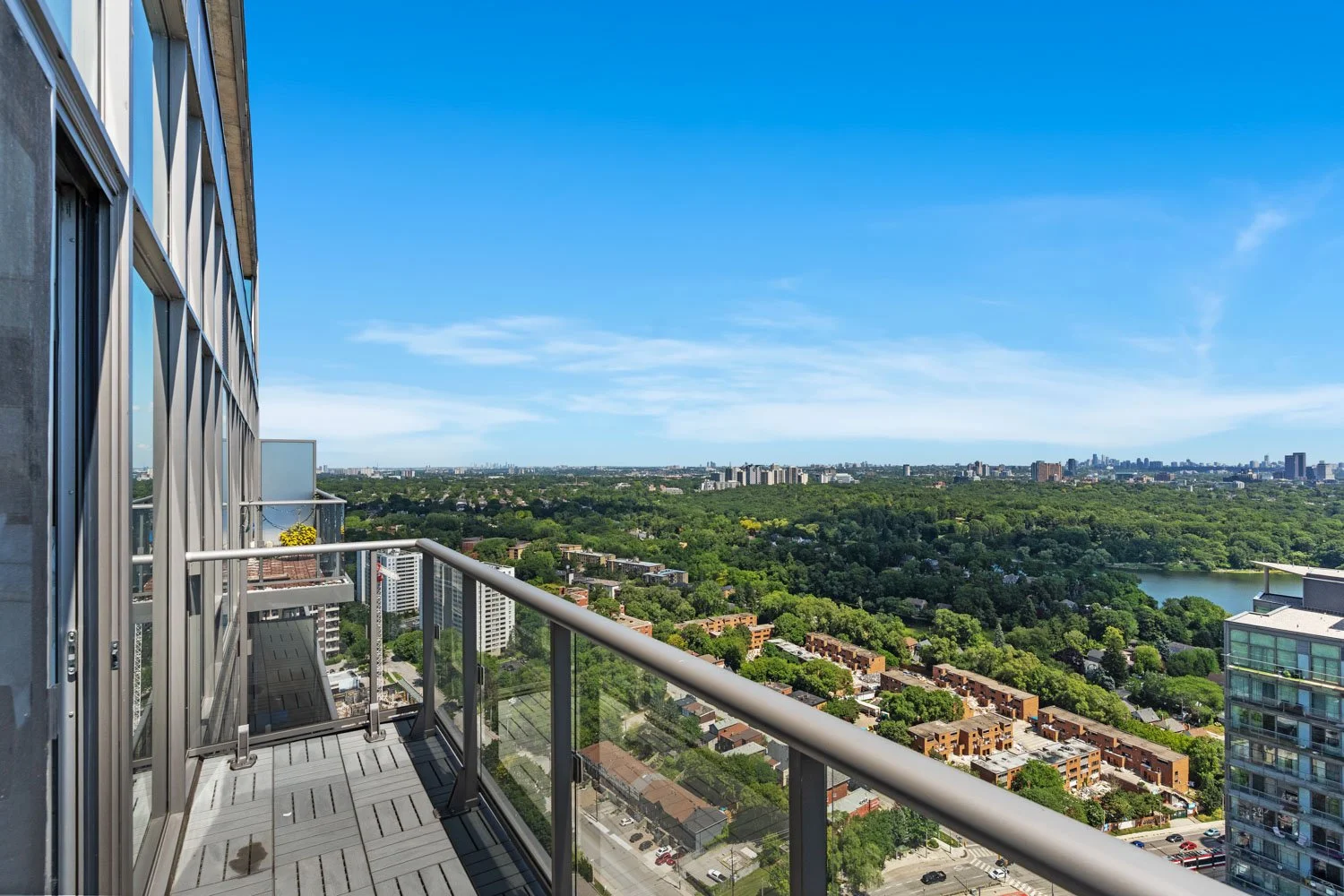 105 The Queensway_034.jpg