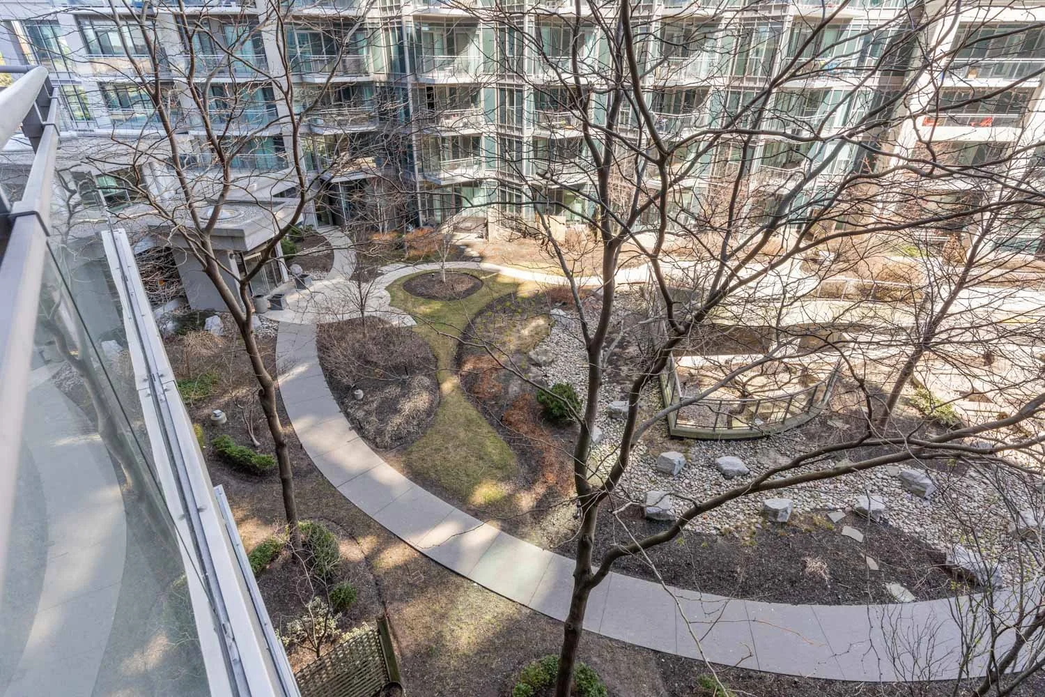 2121 Lakeshore_032.jpg