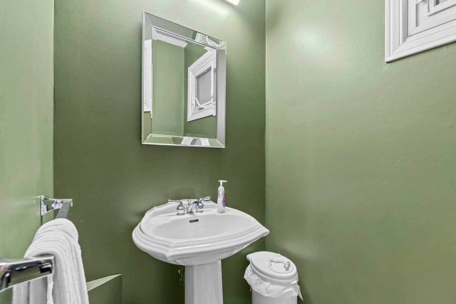 388 Brownridge_012.jpg