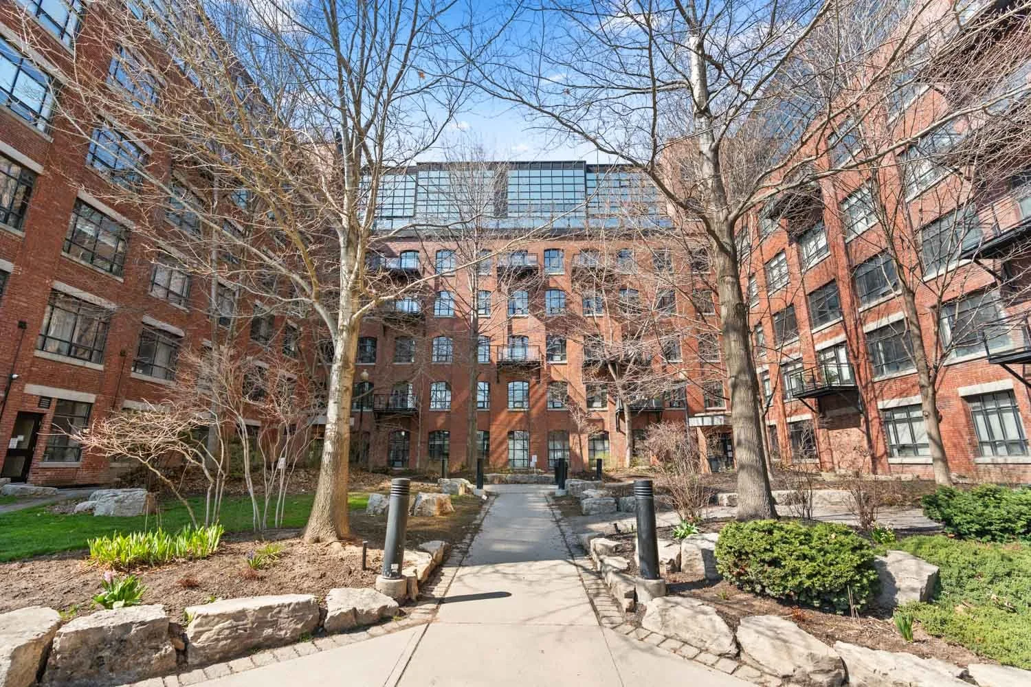 68 Broadview_032.jpg