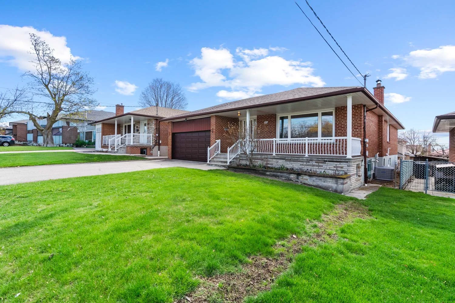 583 Queens Dr_041.jpg