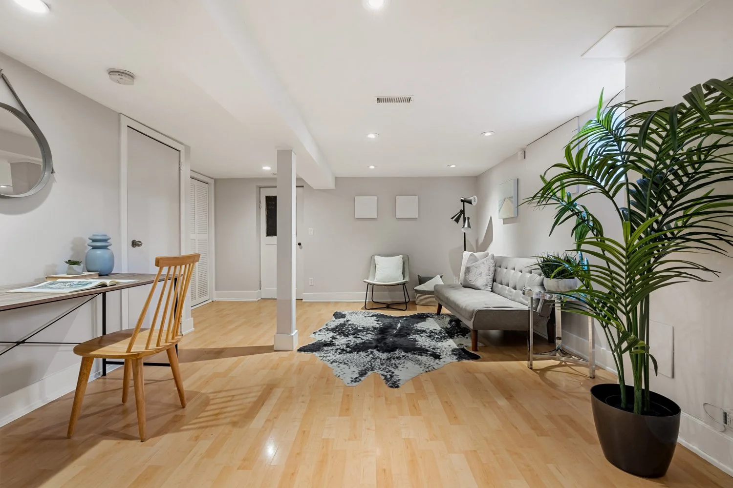 278 Montrose_039.jpg