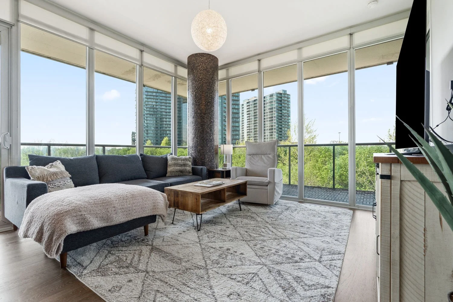 88 Parklawn_014.jpg