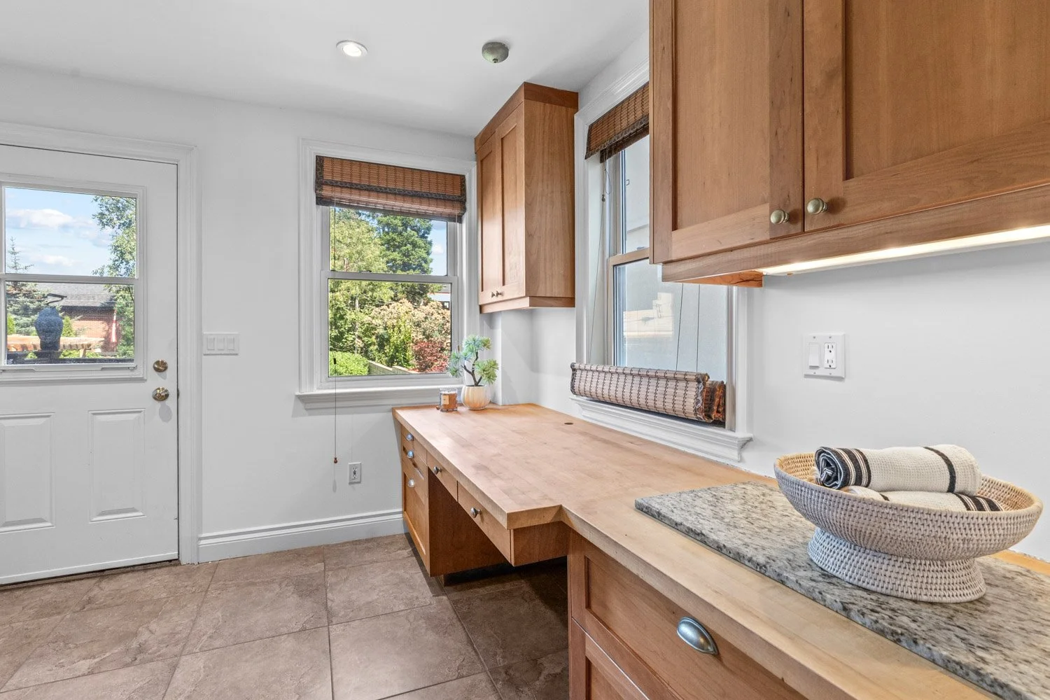 327 Bessborough_014.jpg