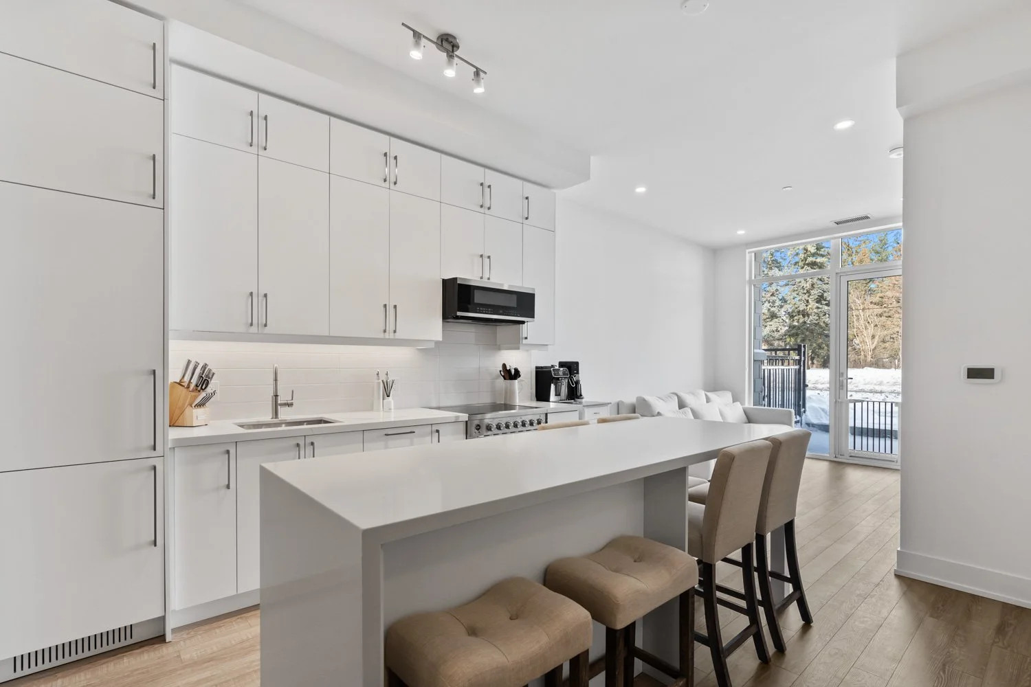 2075 King Rd_002.jpg