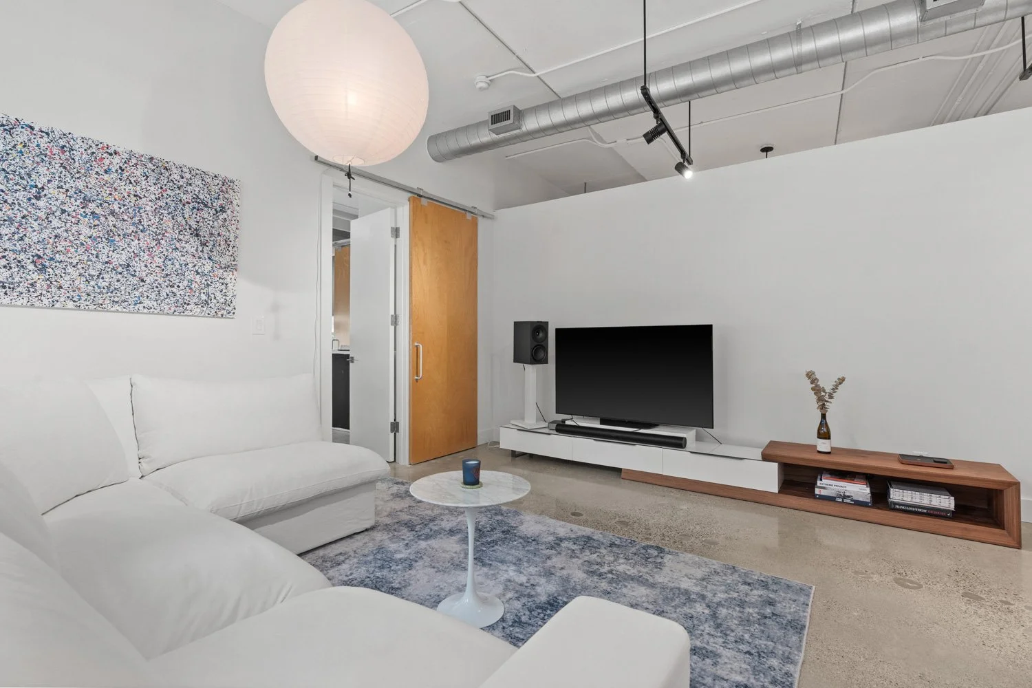 188 Eglinton_022.jpg