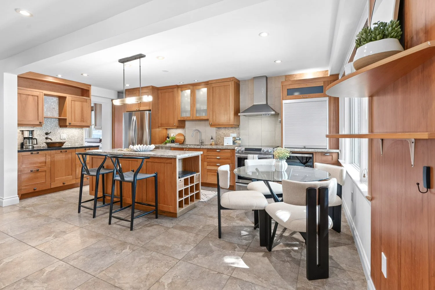 327 Bessborough_006.jpg