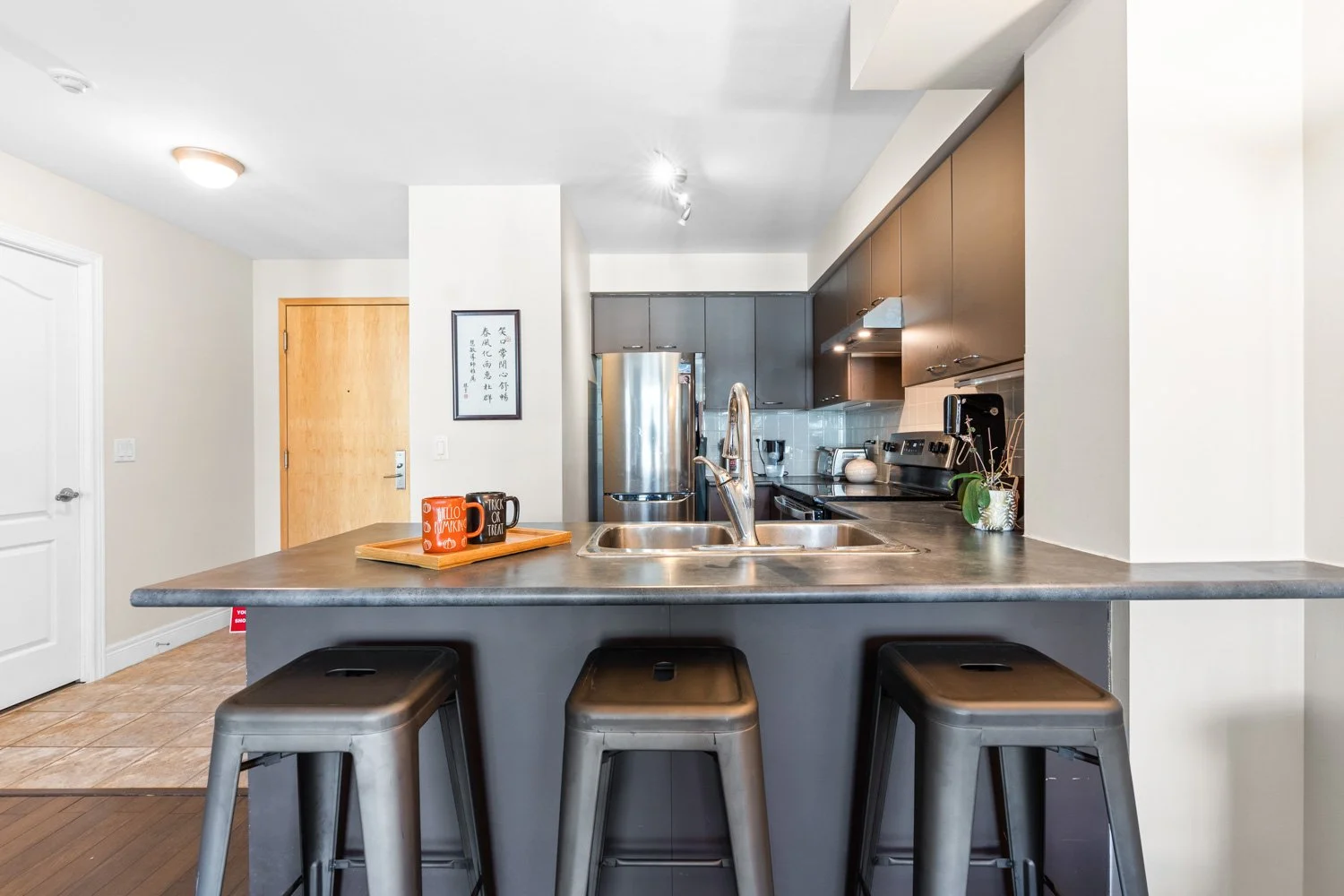 48 Suncrest_012.jpg