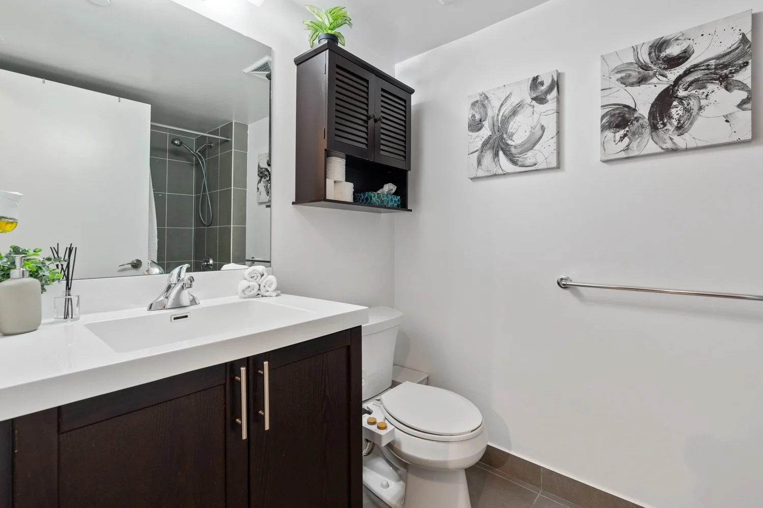 830 Lawerence_019.jpg