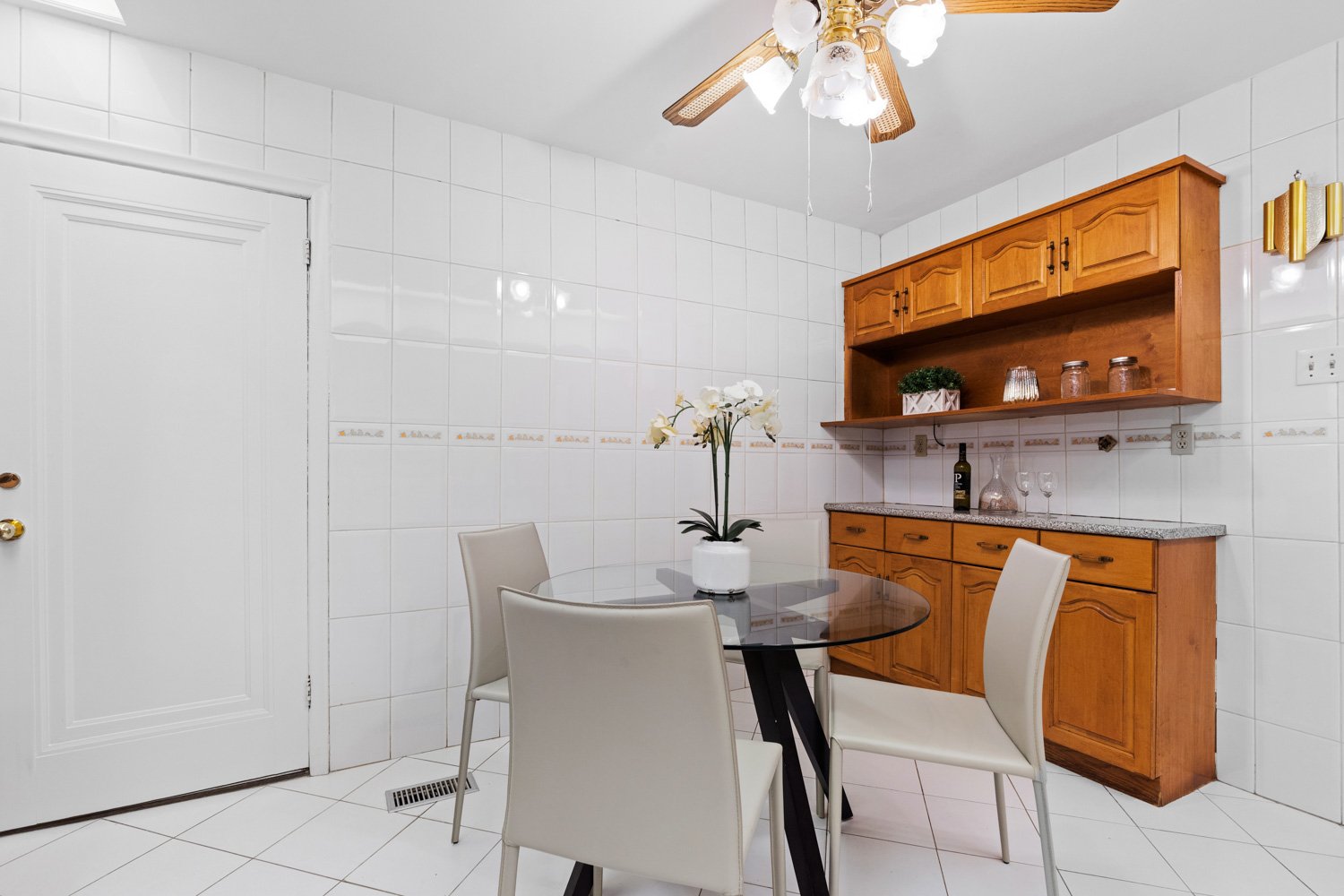 921 Lansdowne_012.jpg