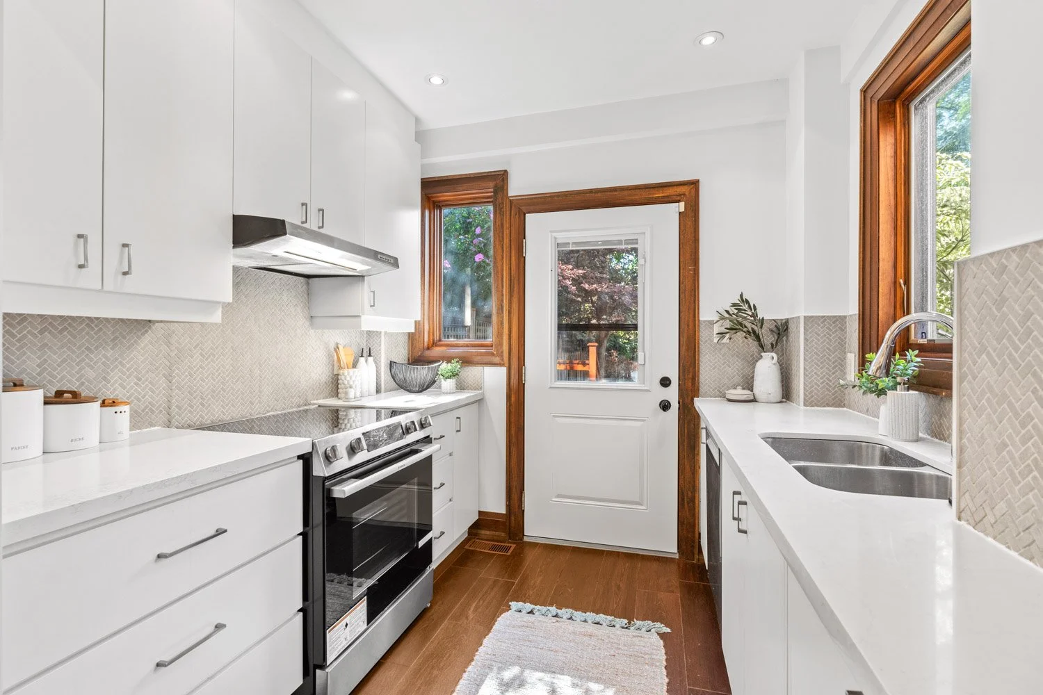 474 Armadale Ave_018.jpg
