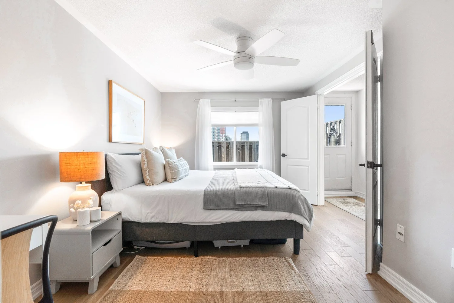 8 Grogan Mews_019.jpg