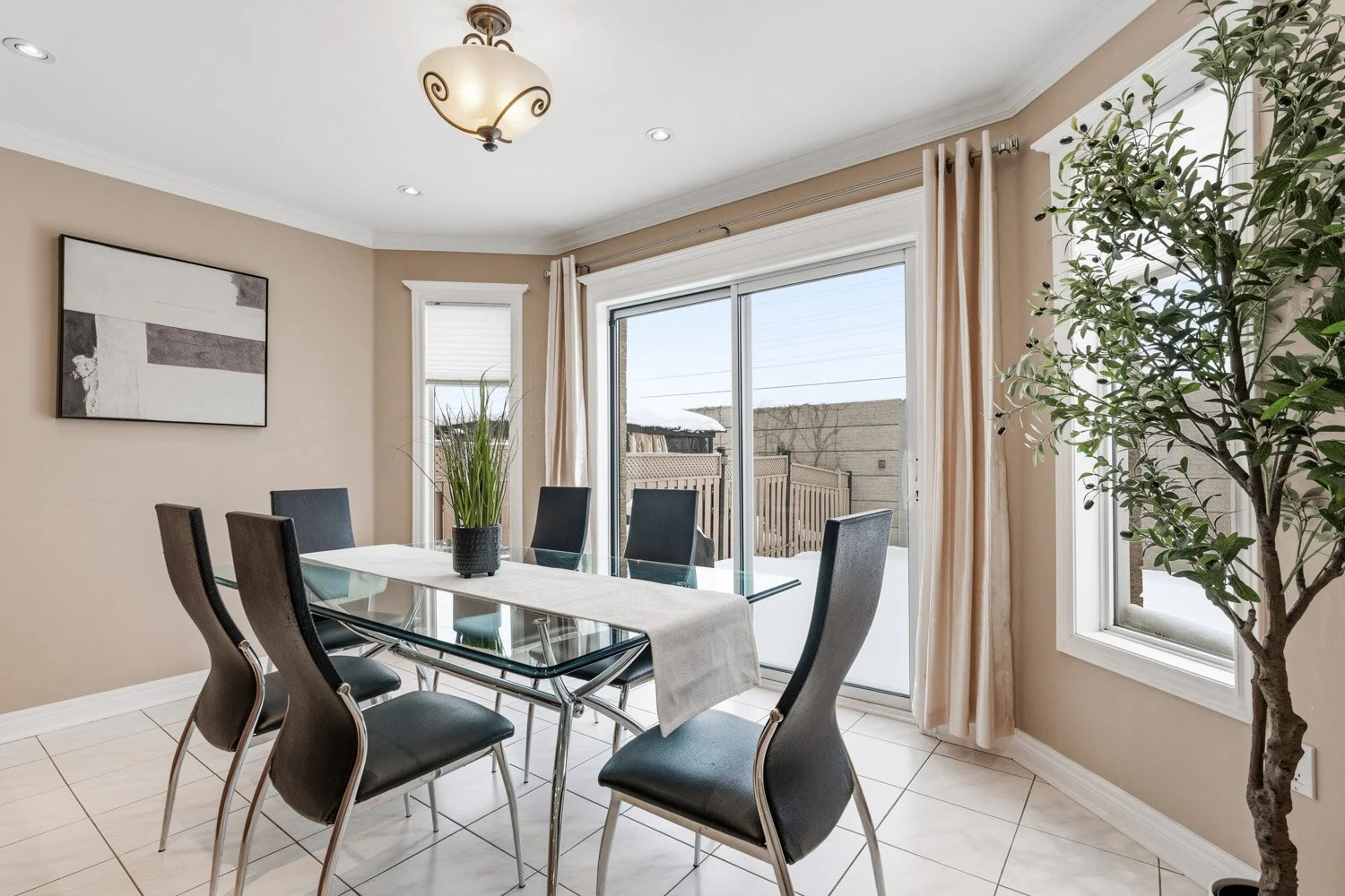 182 Waterbury_007.jpg