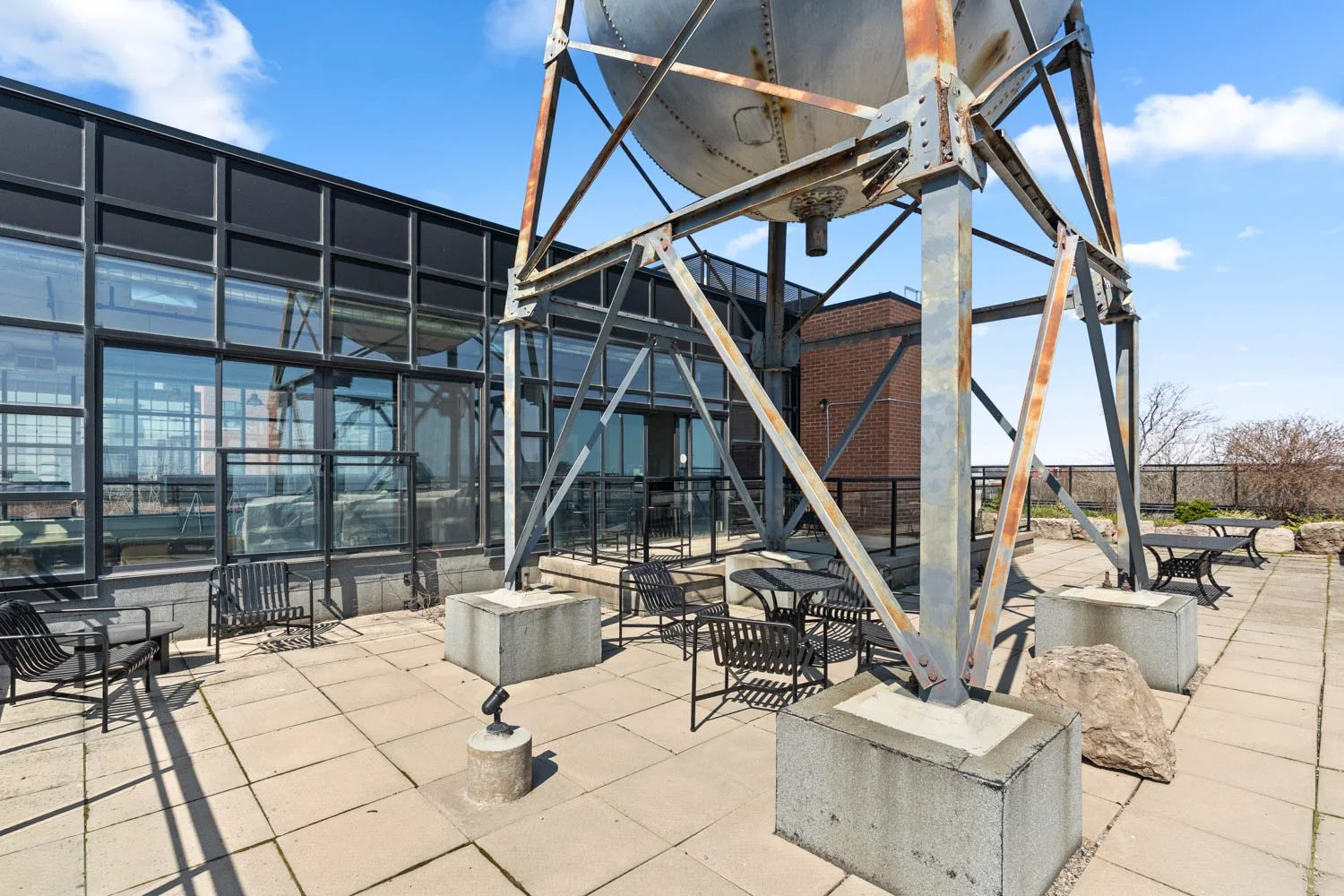 68 Broadview_029.jpg