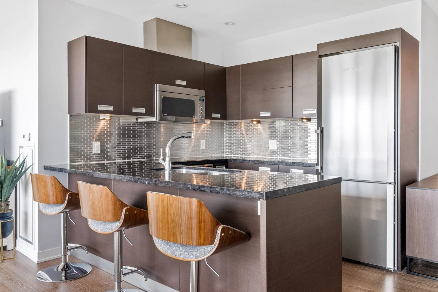 88 Parklawn_007.jpg