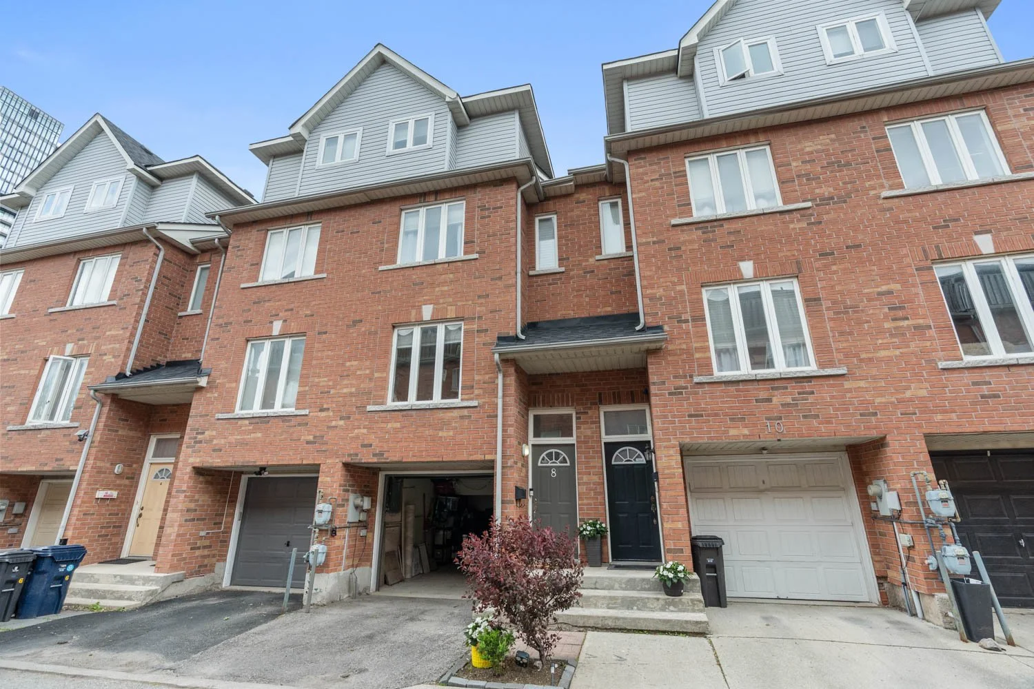 8 Grogan Mews_037.jpg