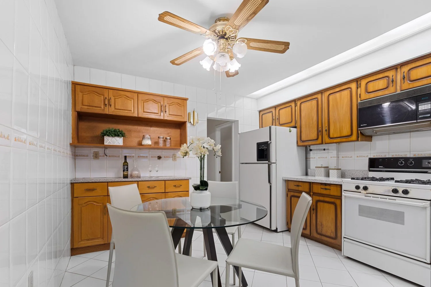 921 Lansdowne_010.jpg