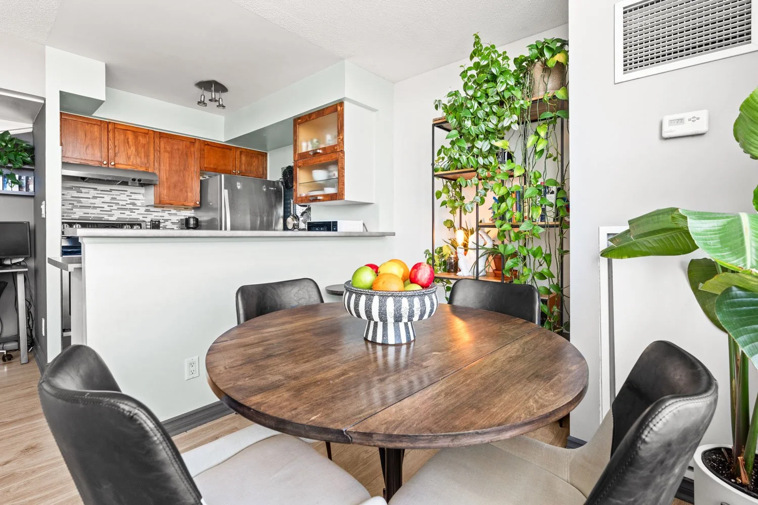 200 Manitoba_015.jpg