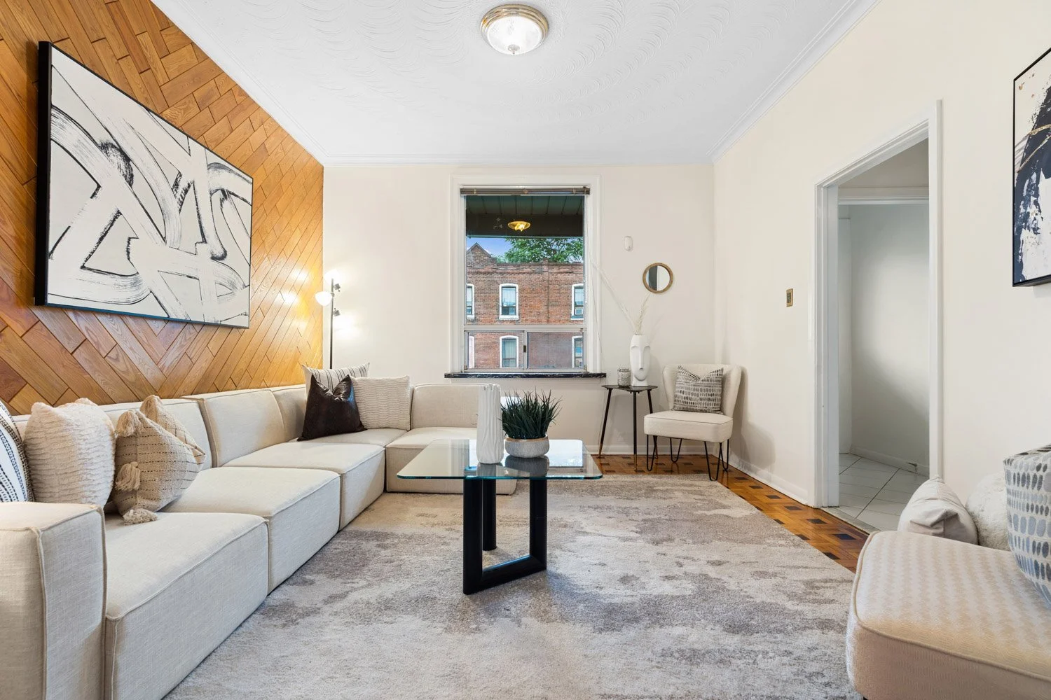 921 Lansdowne_004.jpg