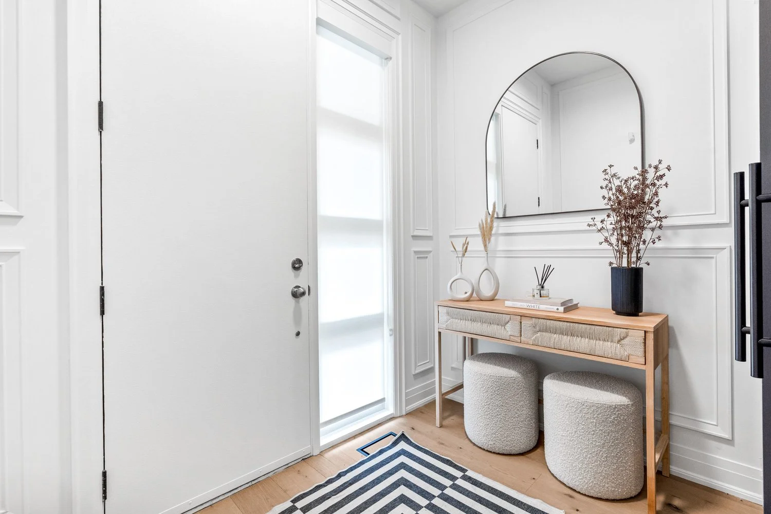 37 Globemaster Ln_002.jpg