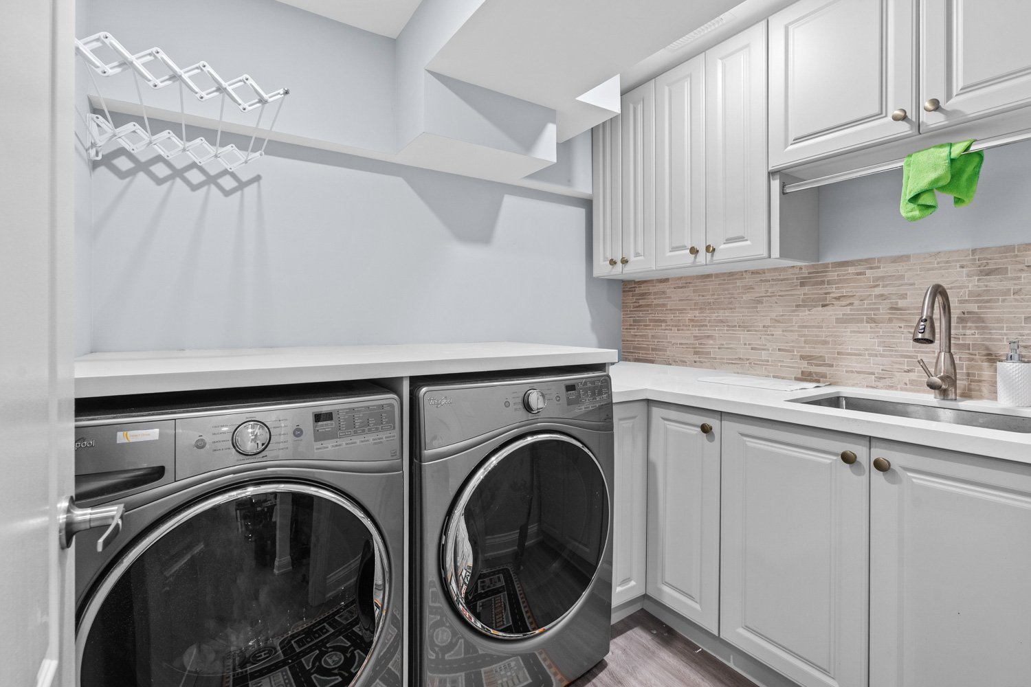 388 Brownridge_025.jpg