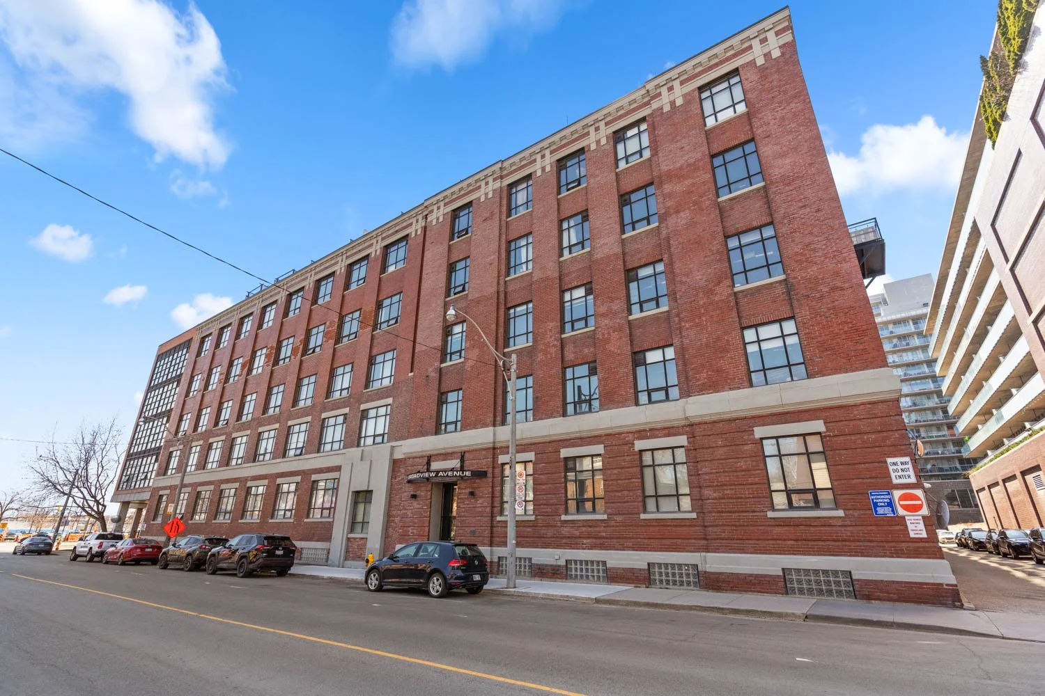 68 Broadview_030.jpg