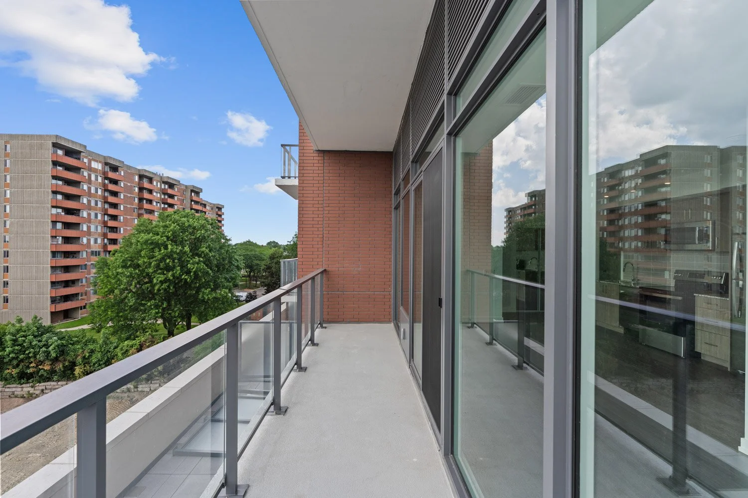 4010 Eglinton_032.jpg