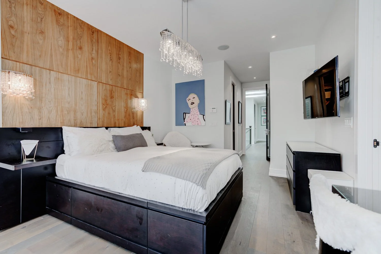 484 St Germain INT_030.jpg