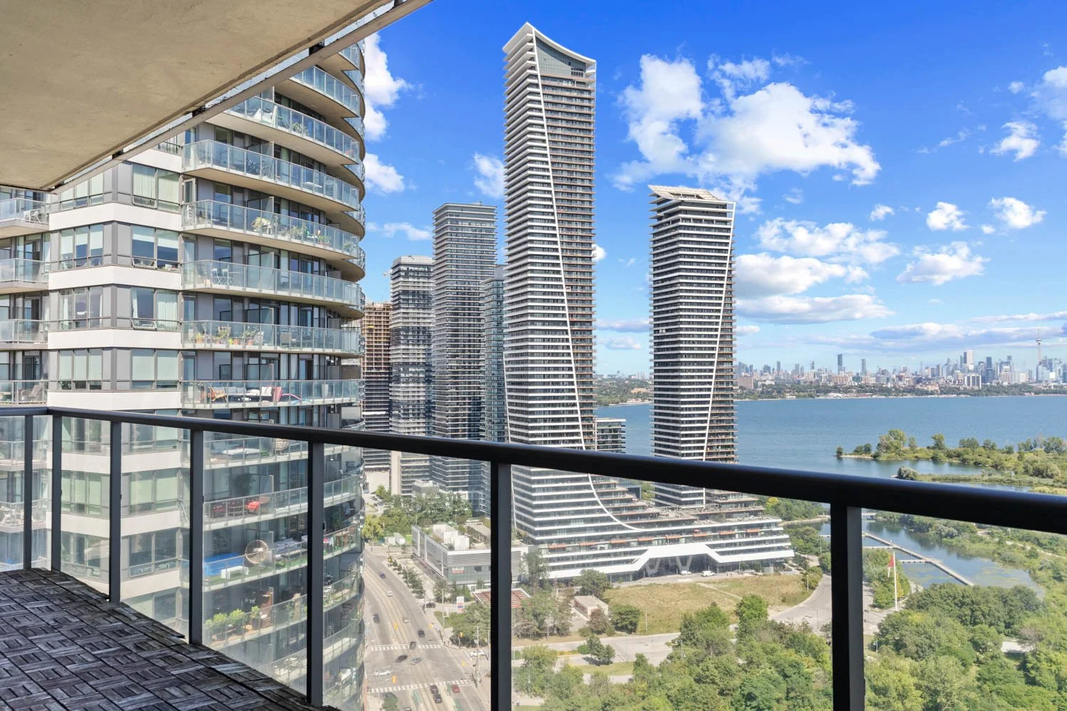 2240 Lakeshore #3006_053.jpg
