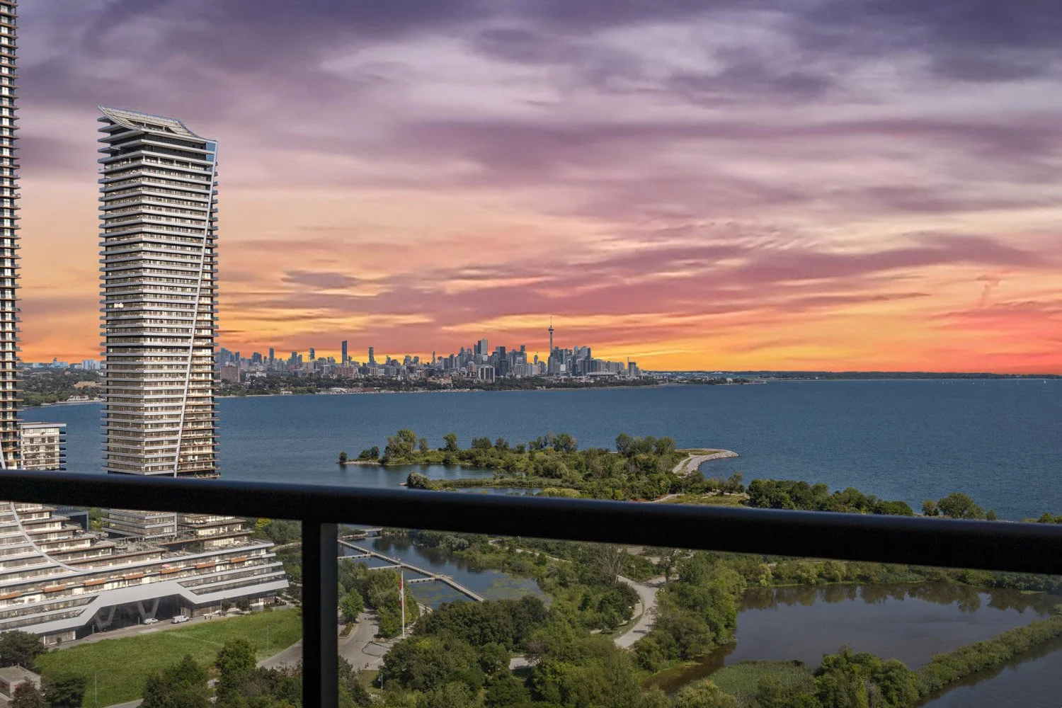2240 Lakeshore #3006_047.jpg