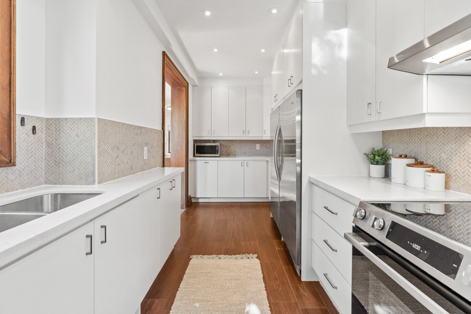 474 Armadale Ave_021.jpg