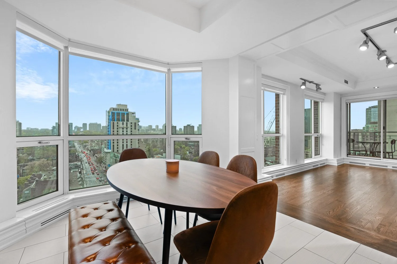 38 Avenue Rd_010.jpg