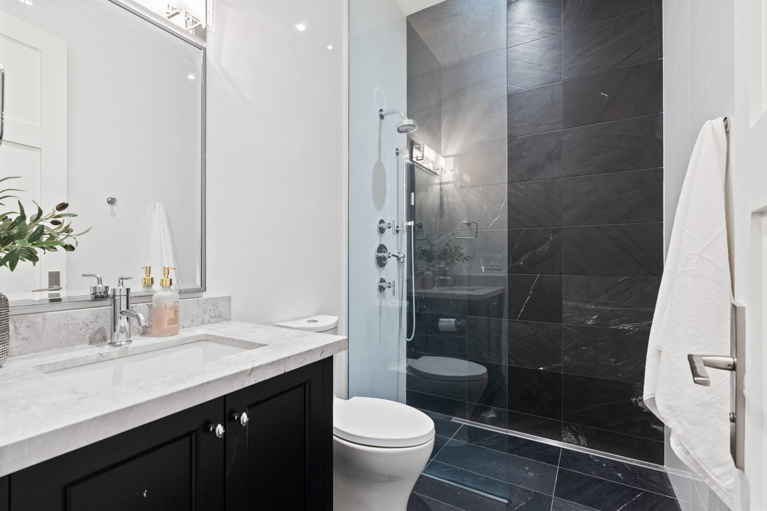 45 Norden Cres_021.jpg