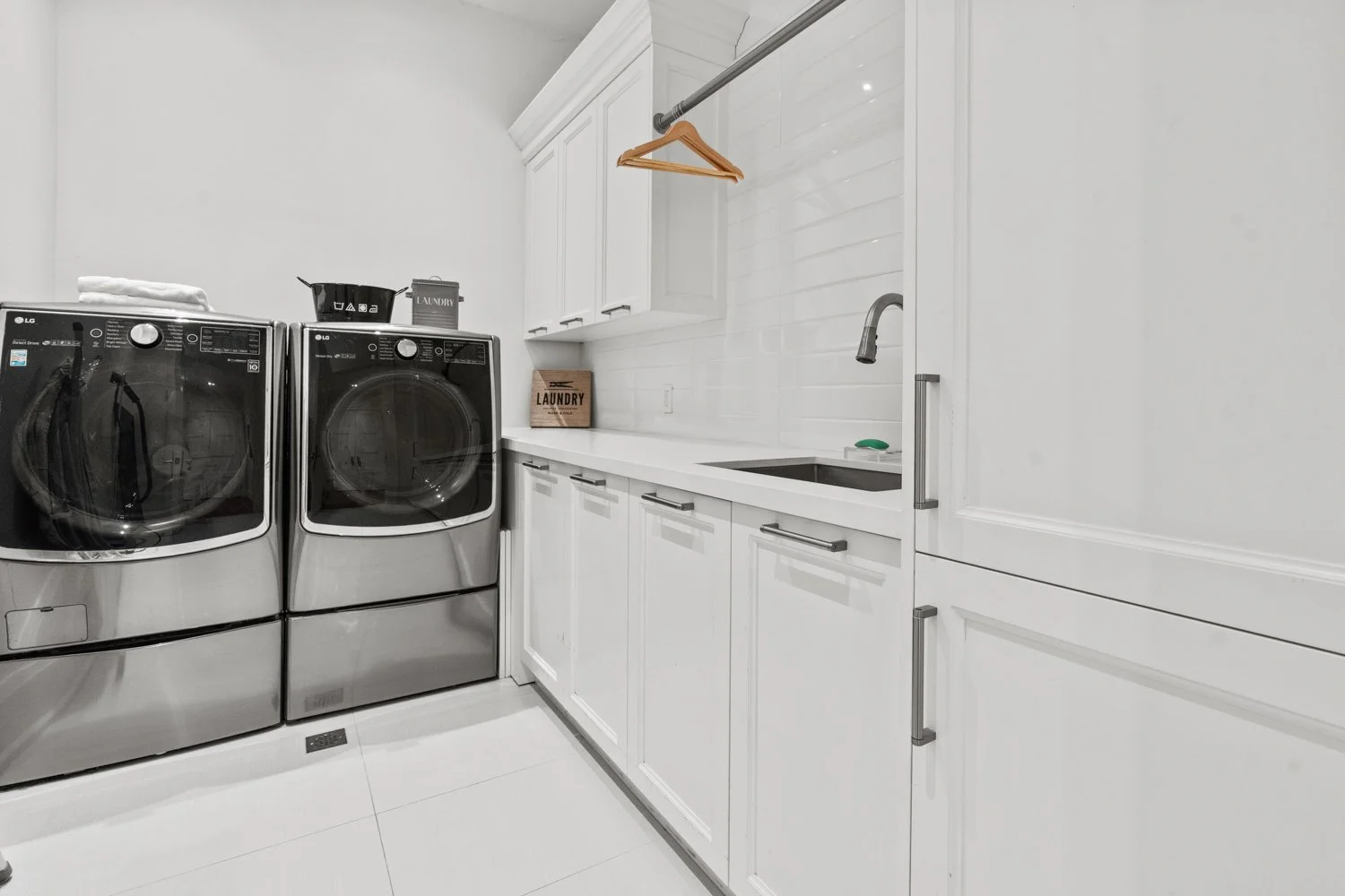 45 Norden Cres_060.jpg