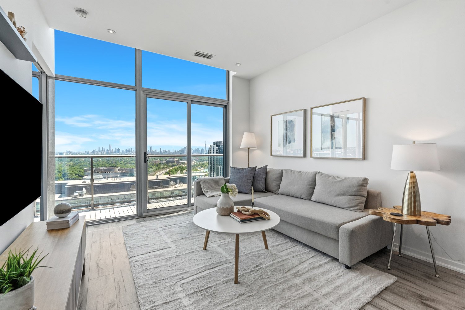 105 The Queensway_010.jpg