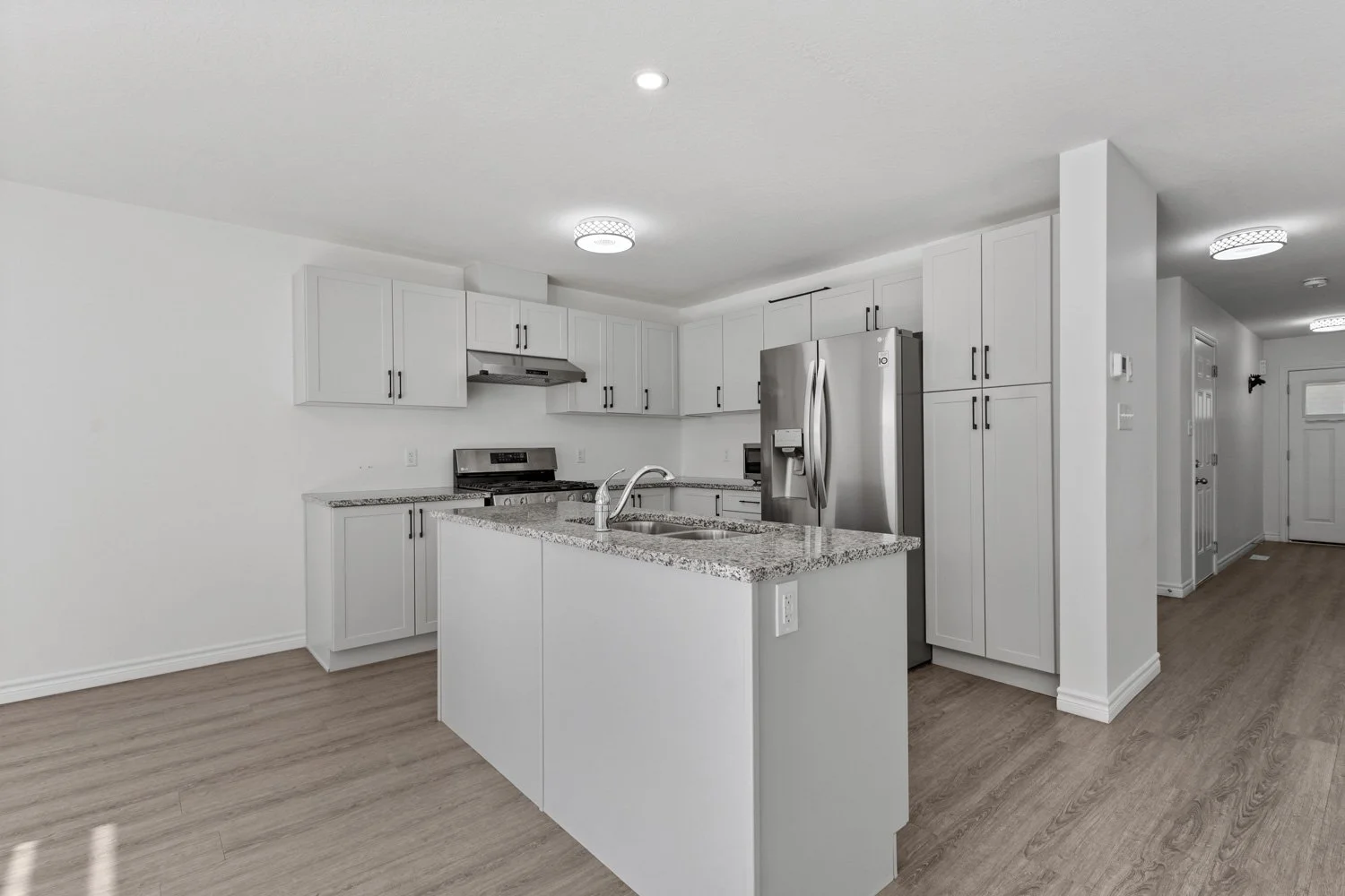 91 Woodedge circle_015.jpg