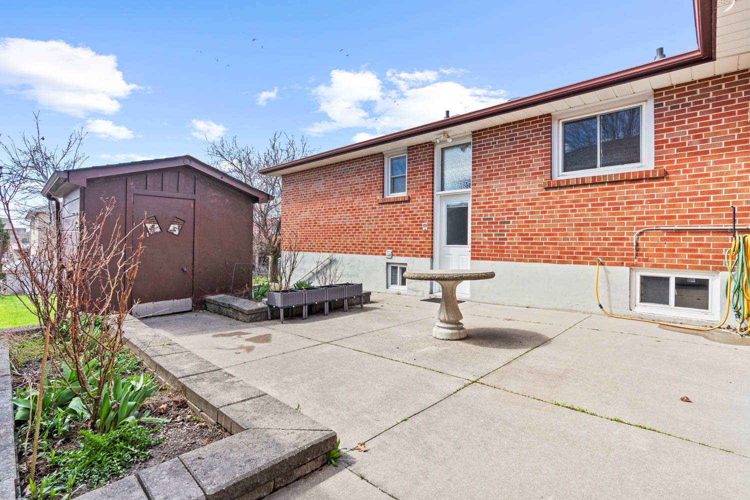 583 Queens Dr_037.jpg