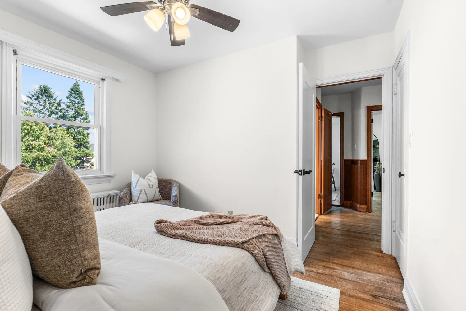 327 Bessborough_040.jpg